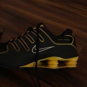 Live strong Nike Shoes